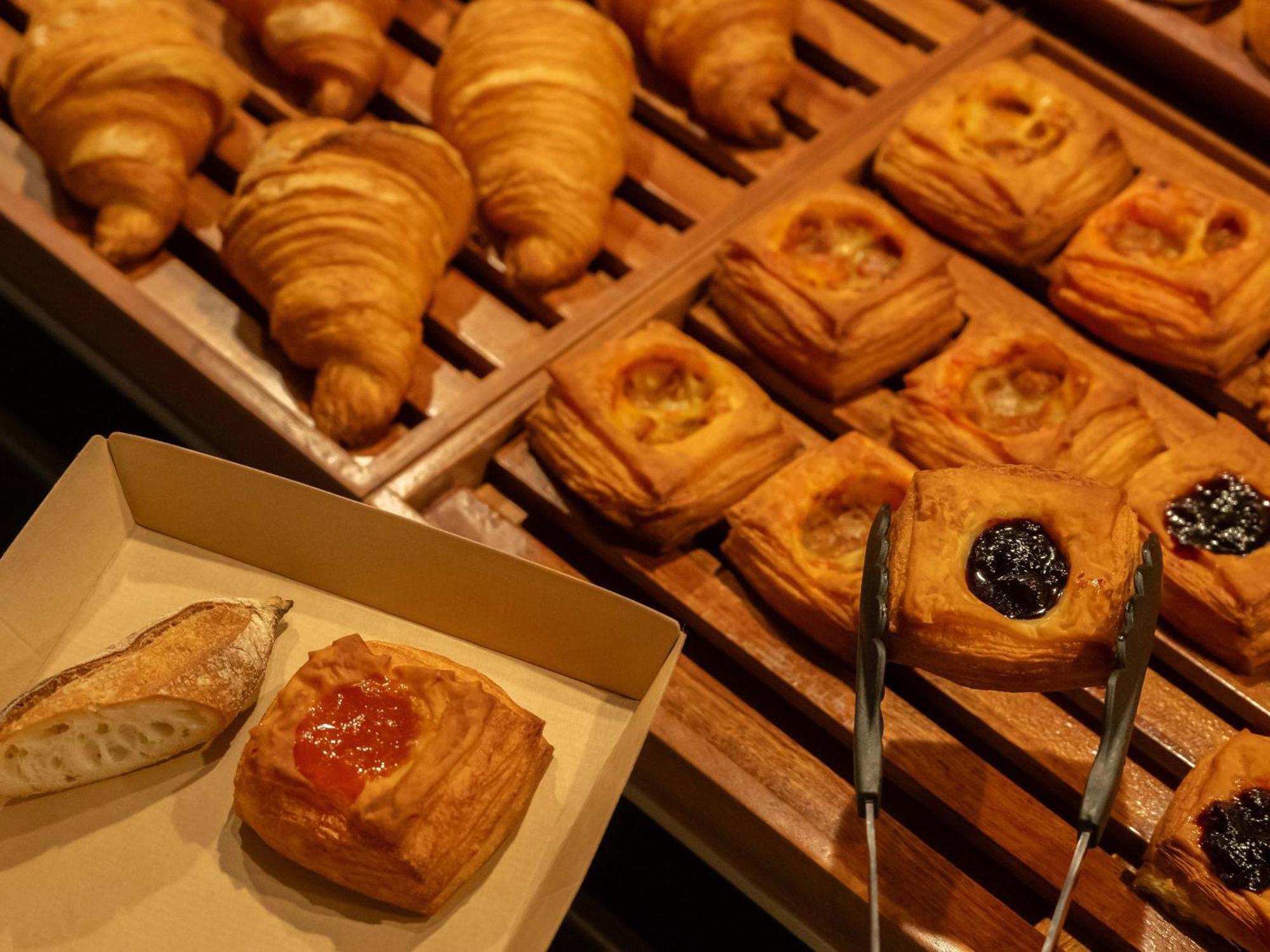 Отель Insomnia Kyoto Oike Экстерьер фото