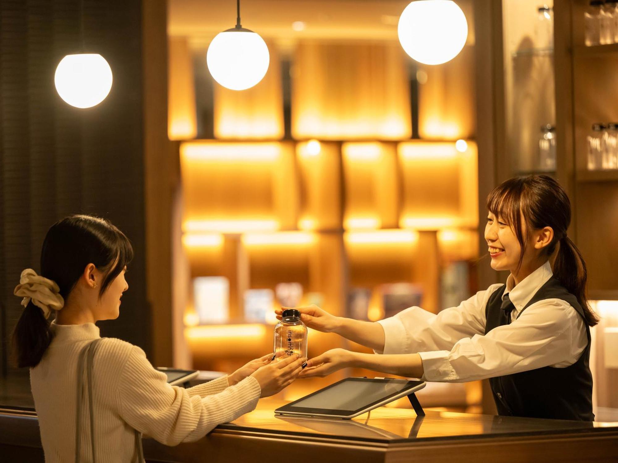 Отель Insomnia Kyoto Oike Экстерьер фото
